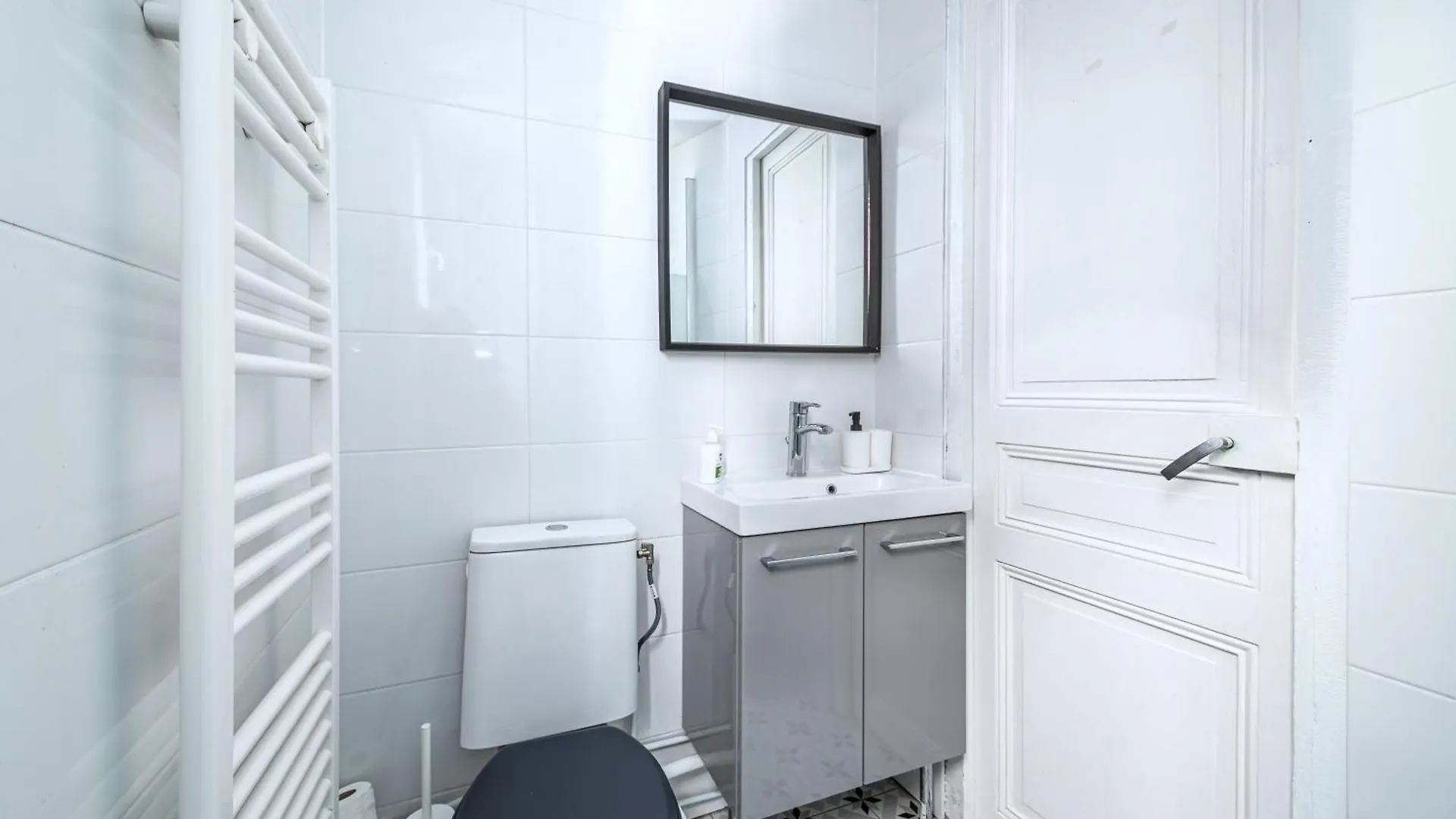 Blue And Pink Flat Next Montparnasse Apartment Paris 0*,