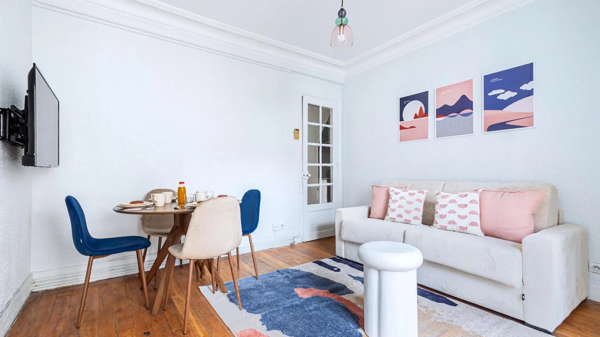 Blue And Pink Flat Next Montparnasse Apartment Paris