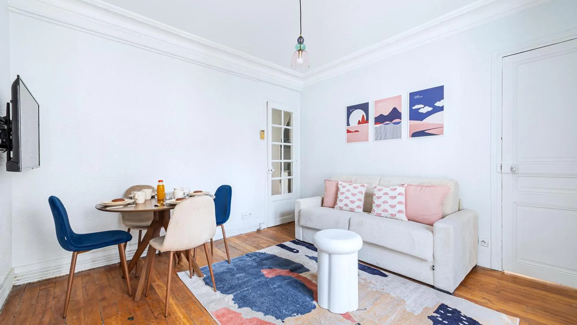 Blue And Pink Flat Next Montparnasse Apartment Paris