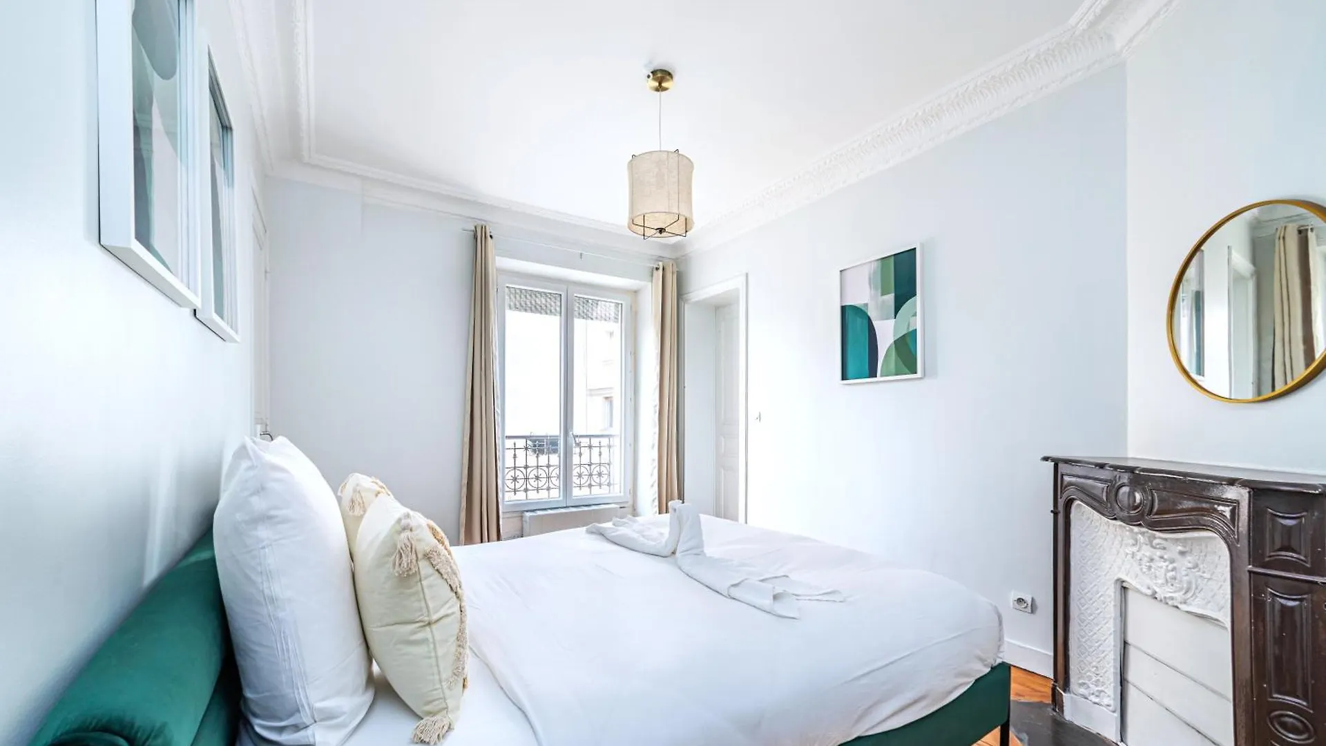 Blue And Pink Flat Next Montparnasse Apartment Paris